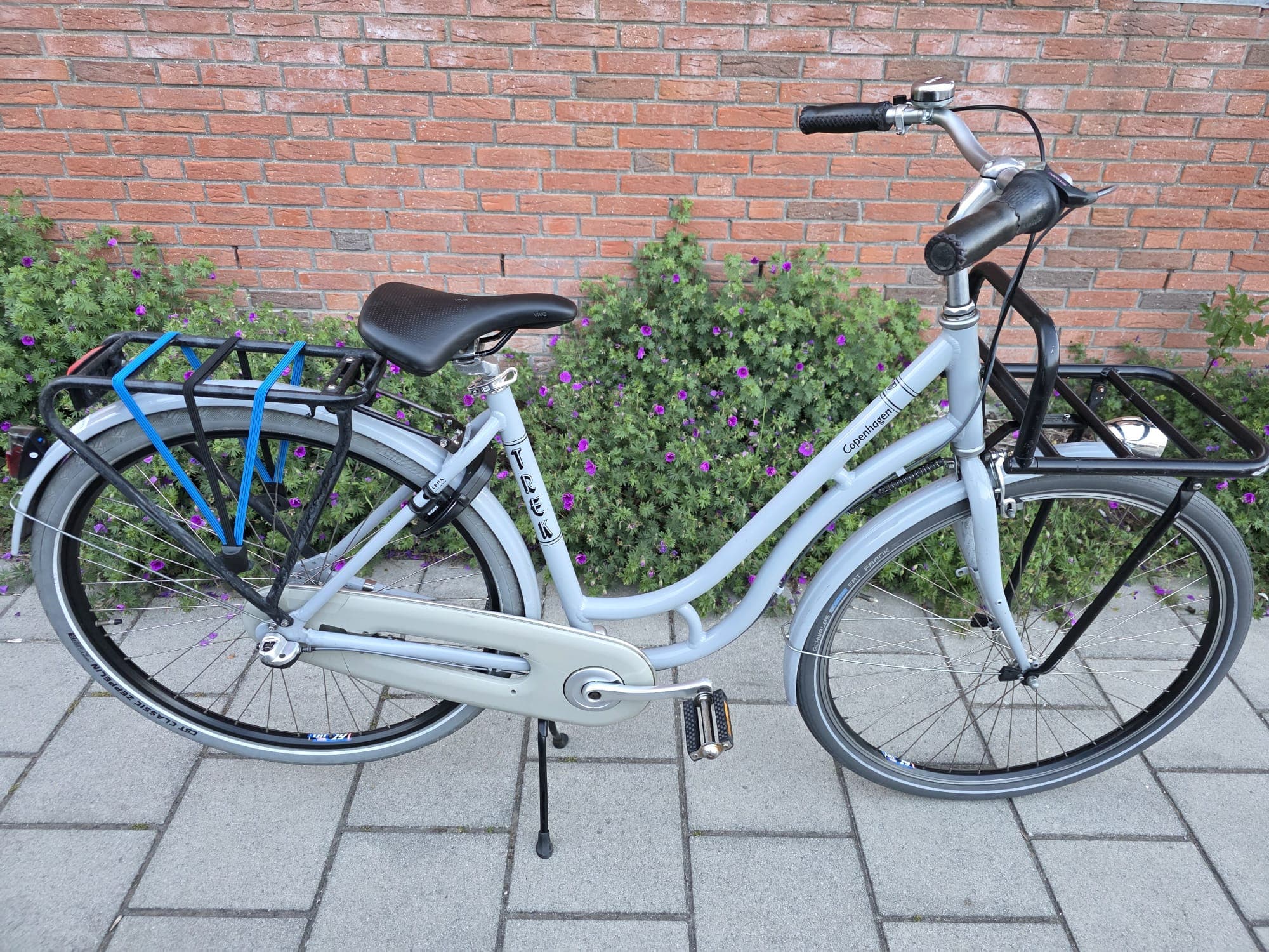 Klassieke lichte stadsfiets na restauratie — Bikes Recycs Middelburg